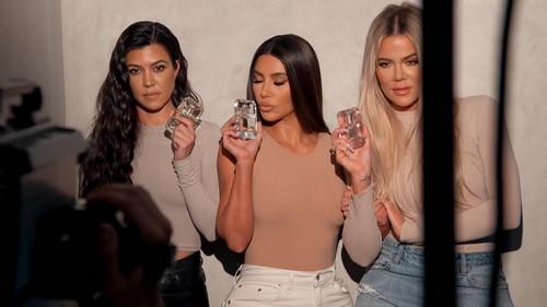 Keeping Up with the Kardashians Season 18 Episode 5 - Surprise, Surprise