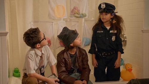 Stuck in the Middle Season 3 Episode 8 - Stuck in a Mysterious Robbery