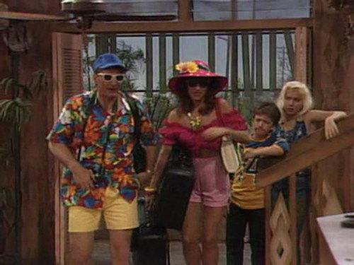 Married... with Children Season 2 Episode 1 - Poppy's by the Tree (1)