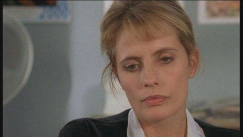 Police District Season 1 Episode 3 - Under seizure / Damned sunday