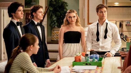 undefined Season 4 Episode 20 - Prom