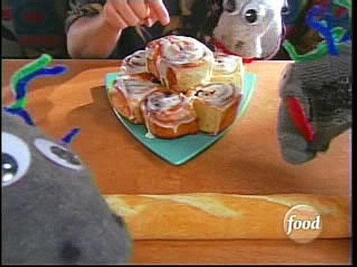 Good Eats Season 10 Episode 3 - House of the Rising Bun