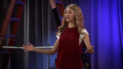 Alexa & Katie Season 1 Episode 5 - The Play (1)