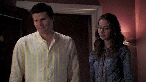 undefined Season 4 Episode 18 - Shiny Happy People