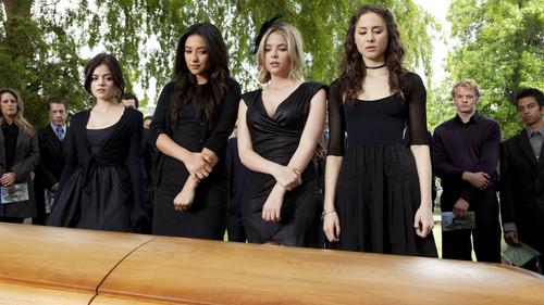 Pretty Little Liars Season 2 Episode 5 - The Devil You Know