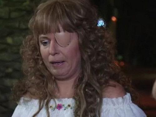 Kath & Kim Season 2 Episode 3 - The Moon