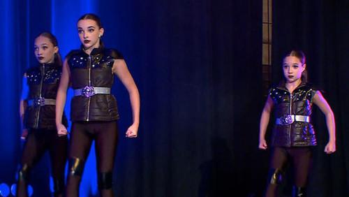 Dance Moms Season 5 Episode 21 - Dance Moms Down Under, Part 2