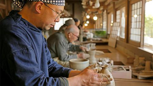 Handmade in Japan Season 1 Episode 3 - Mingei Pottery
