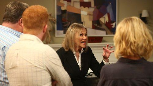 Modern Family Season 7 Episode 8 - Clean Out Your Junk Drawer