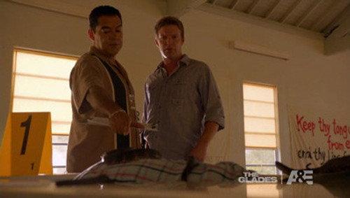 The Glades Season 2 Episode 8 - Second Skin