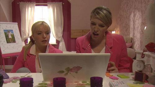 Amika Season 3 Episode 9 - Moederloze babyschildpadjes in Guatemala