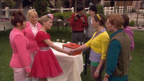 Amika Season 3 Episode 15 - Staat je goed, rood