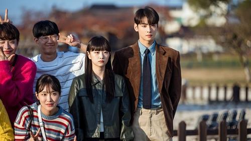 A Good Day to be a Dog Season 1 Episode 6 - The Transfer Student