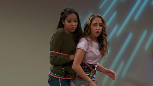 Sydney to the Max Season 2 Episode 8 - Mrs. Harris' Opus