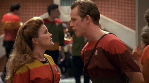 Star Trek: Voyager Season 1 Episode 3 - Time and Again