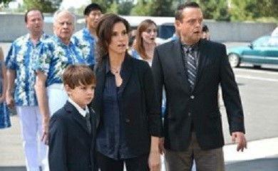 The Neighbors Season 1 Episode 10 - Juan of the Dead