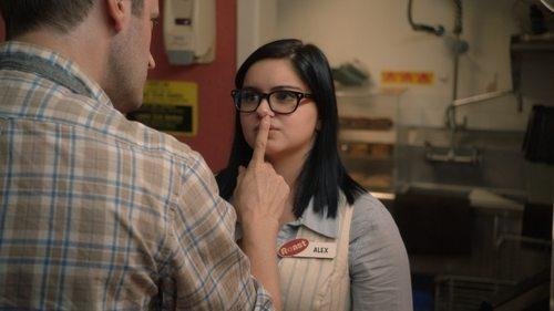 Modern Family Season 8 Episode 14 - Heavy Is the Head