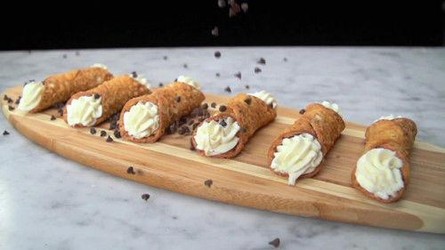Food Factory USA Season 1 Episode 6 - Holy Cannoli!