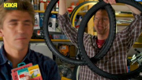 Löwenzahn Season 32 Episode 3 - Luft - Ein Plattfuß kommt selten allein