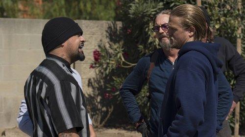 Sons of Anarchy Season 6 Episode 8 - Los Fantasmas