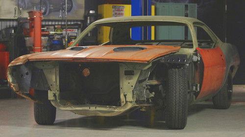 Hot Rod Garage Season 4 Episode 11 - 6.4 Hemi Crate Engine Swap! Drift `Cuda Gets Modern Hemi Power!