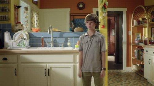 Gortimer Gibbon's Life on Normal Street Season 1 Episode 8 - The Mystery of the Blood Moon Eclipse