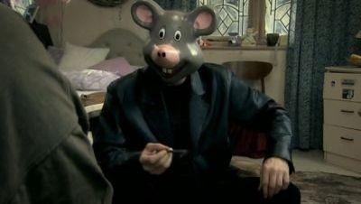 Ideal Season 1 Episode 8 - The Body