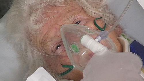 24 Hours in A&E Season 13 Episode 2 - Love Through the Ages