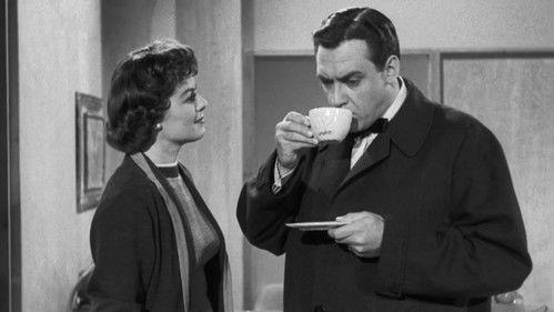 Perry Mason Season 1 Episode 28 - The Case of the Daring Decoy