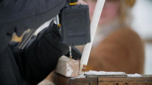 Life Below Zero: Next Generation Season 7 Episode 1 - Spring Cleaning