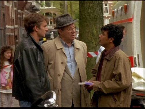 Baantjer Season 4 Episode 2 - De Cock en de moord op de buurman