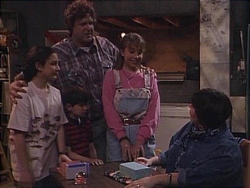 Roseanne Season 2 Episode 24 - Happy Birthday