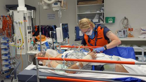 Emergency Season 3 Episode 8 - Episode 8