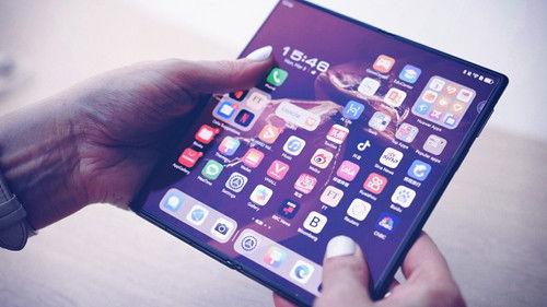 Click Season 26 Episode 7 - MWC: Smart Phones Get Smarter