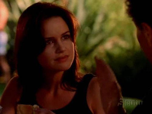 Karen Sisco Season 1 Episode 2 - Dumb Bunnies