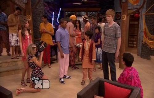 Pair of Kings Season 3 Episode 8 - I Know What You Did Last Sunday