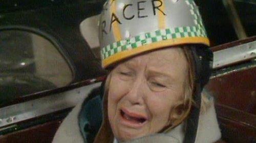 On the Buses Season 4 Episode 1 - Nowhere to Go