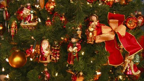 How It's Made Season 11 Episode 6 - Cine Cameras, Glass Christmas Ornaments, Giant Tires