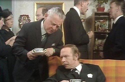 George and Mildred Season 1 Episode 5 - Your Money or Your Life