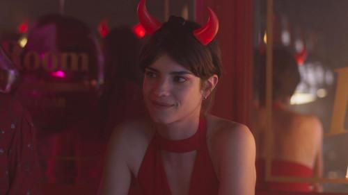 Six Is Not a Crowd Season 1 Episode 7 - Escalator