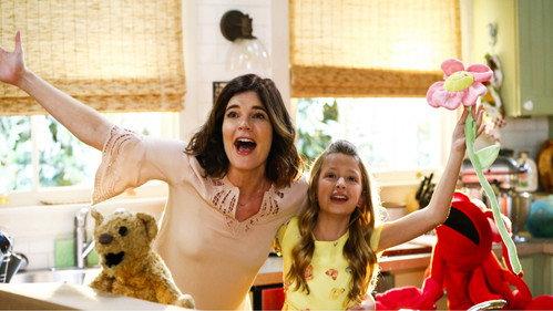 Life in Pieces Season 3 Episode 16 - Pageant Bike Animals Jerky