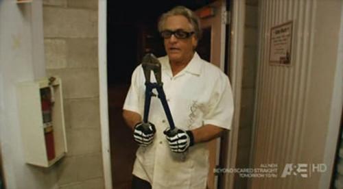 Storage Wars Season 1 Episode 9 - Collector's Last Stand
