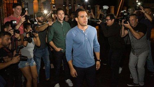 The Baker and the Beauty Season 1 Episode 6 - Side Effects