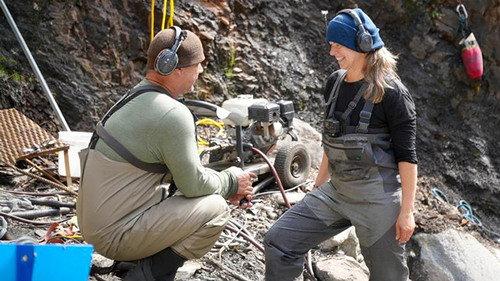 Gold Rush: White Water Season 9 Episode 5 - Love and War