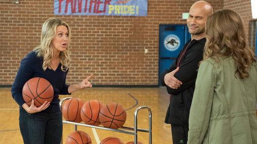 Playing House Season 3 Episode 3 - Gwen or Lose