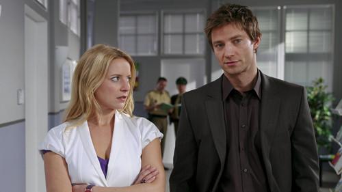 Die Rosenheim-Cops Season 8 Episode 16 - Schachmatt und tot