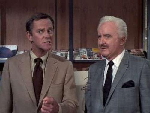 Bewitched Season 6 Episode 10 - Daddy Comes to Visit