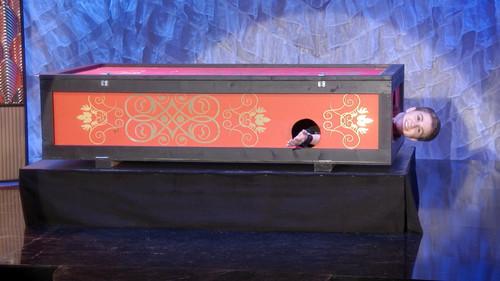 Bizaardvark Season 3 Episode 14 - Paige's Way vs. Frankie's Way