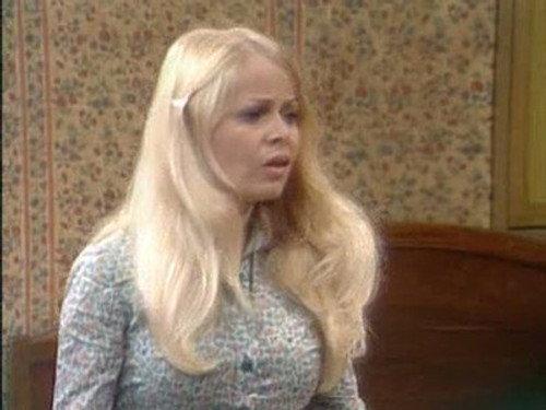 All in the Family Season 5 Episode 7 - Gloria's Shock