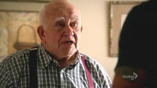 Hawaii Five-0 Season 2 Episode 19 - Kalele (Faith)